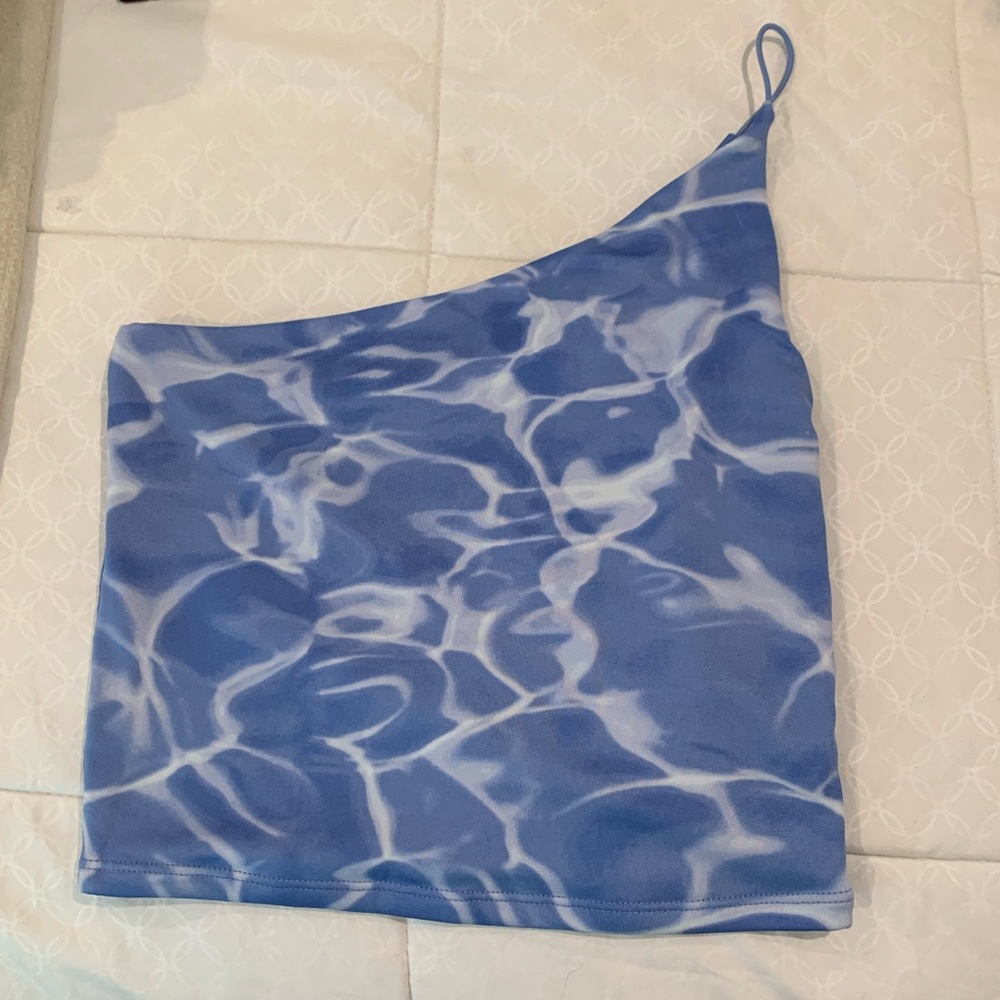 One shoulder water top